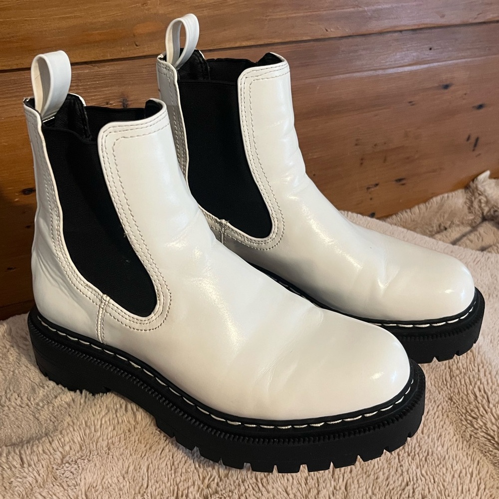 Circus by Sam Edelman white boots